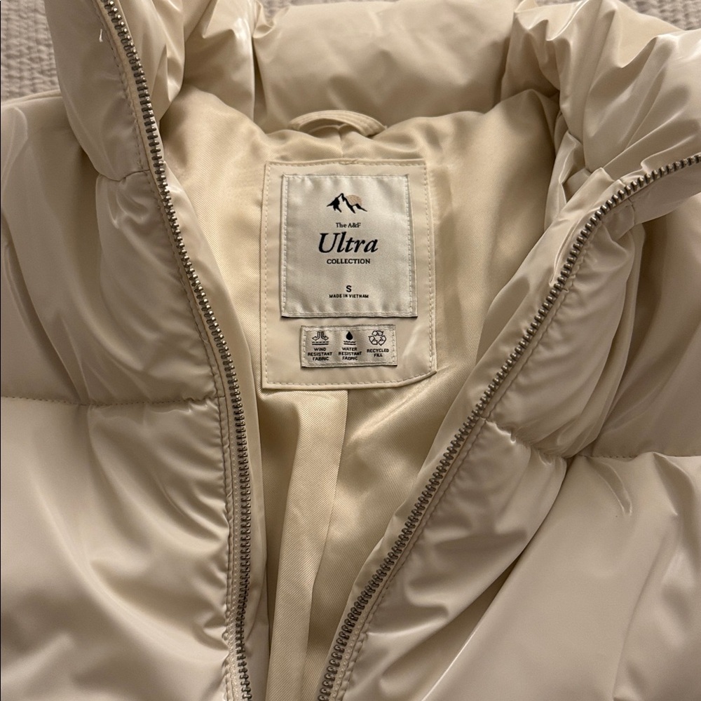 Abercrombie Ultra Mini Puffer in Ivory - Picture 2 of 10